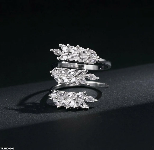 Zircon Leaf Ring Adjustable