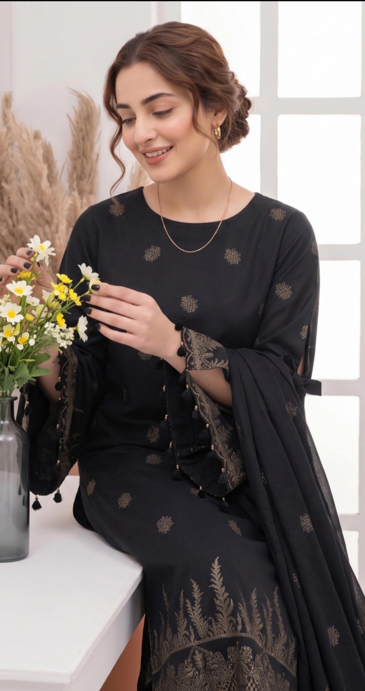 Winter Staple Viscose Jacquard 3-Piece unstiched Suit - Jet Black