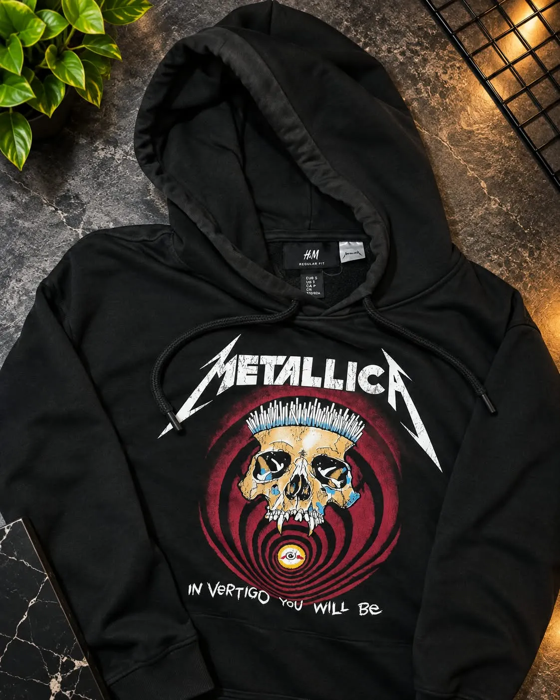  H&M Black Hoodie (METALLICA Vertigo Special Edition) 🔥⚡