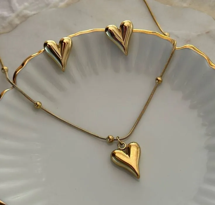 STAINLESS STEAL PENDANTS & EARRINGS SETS